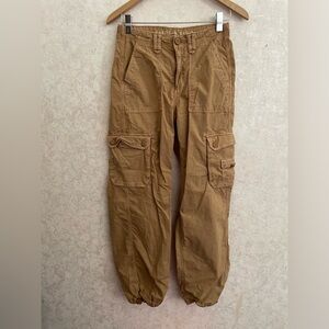 American Eagle women's 2 regular khaki baggy jogger pants